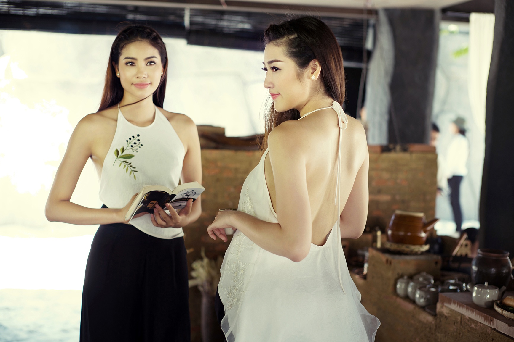 Dan hoa hau,  a hau Viet dien yem dao duyen dang anh 2