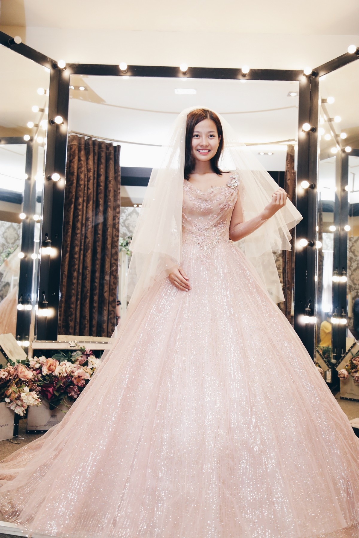 Hon phu Viet kieu dua Khanh Hien di thu ao cuoi anh 6