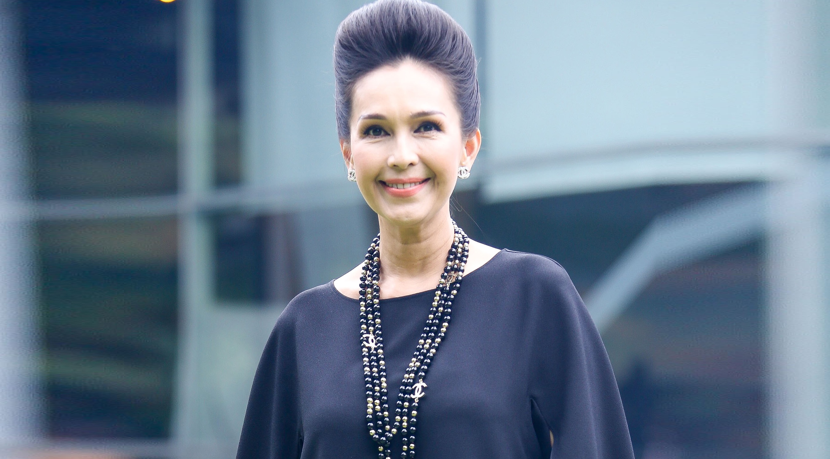 Sao Viet doi mua di xem show Do Manh Cuong hinh anh