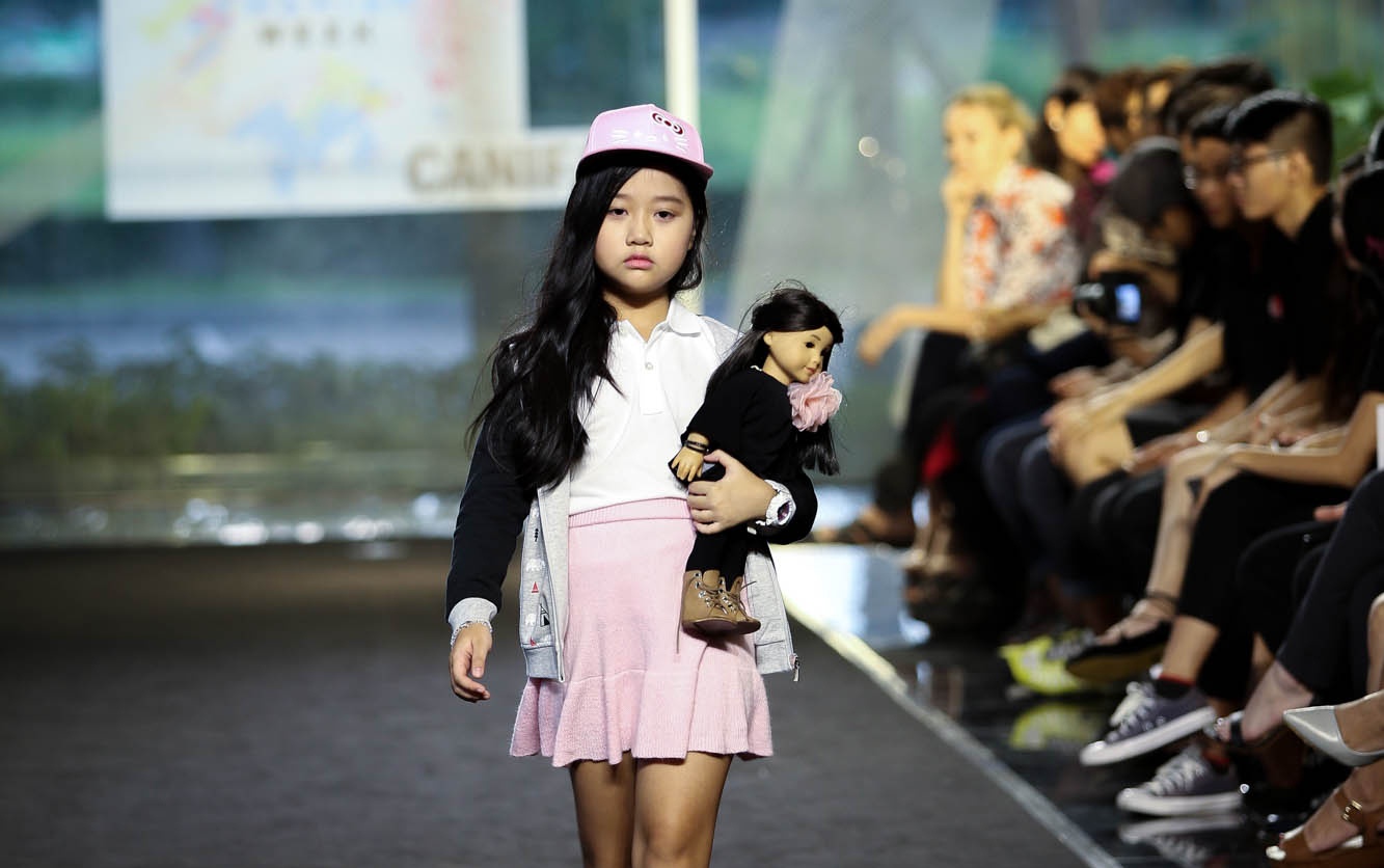 Pham Anh Khoa lan dau cho con dien thoi trang anh 5