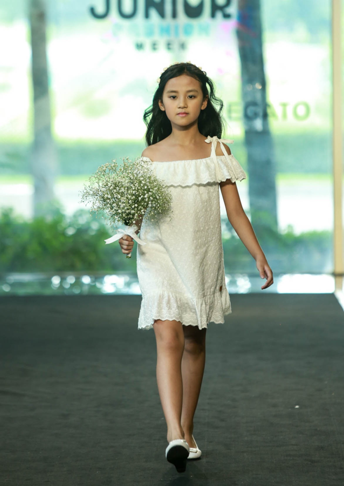 Gia dinh Hoang Bach dien pijama dien thoi trang anh 9