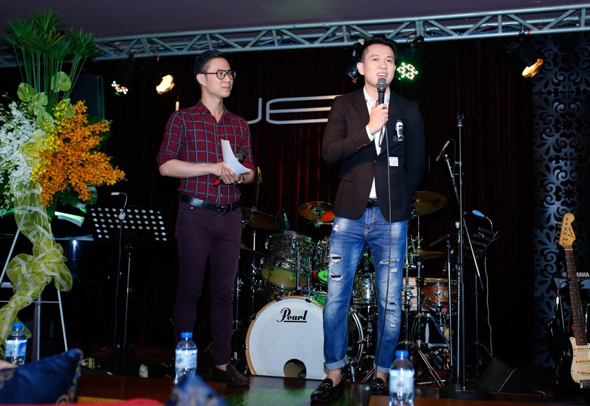 Thúy Vinh tặng gấu bông nhân ngày học trò ra mắt MV mới ảnh 9 Thuy Vinh tang gau bong nhan ngay hoc tro ra mat MV moi anh 9