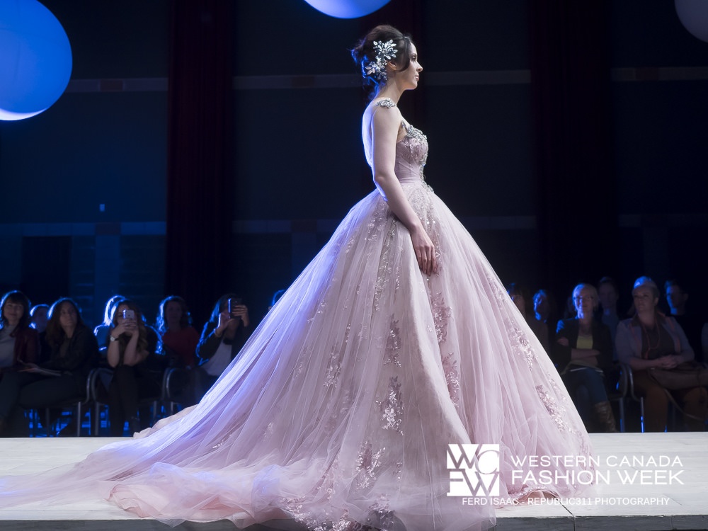 Ha Kieu Anh lam vedette o Tuan le thoi trang Canada anh 9