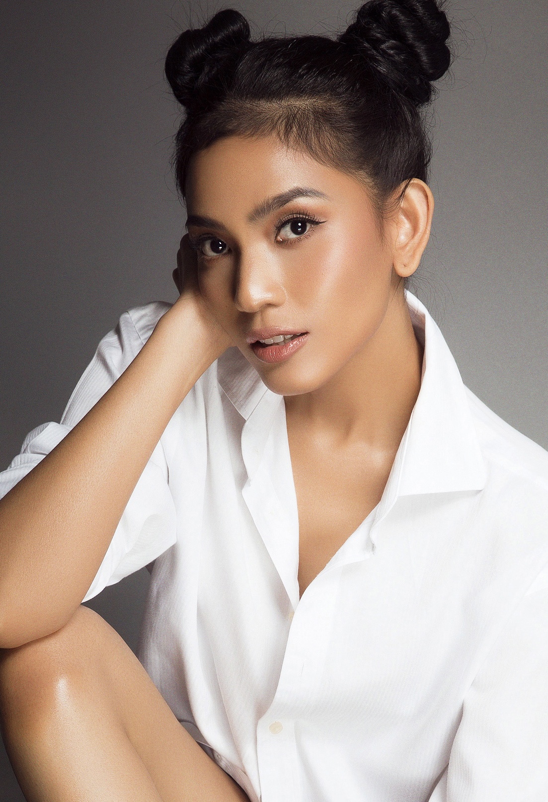 Truong Thi May dien so-mi trang anh 5