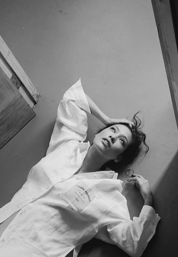 Lilly Nguyen moc mac trong bo anh den trang anh 5