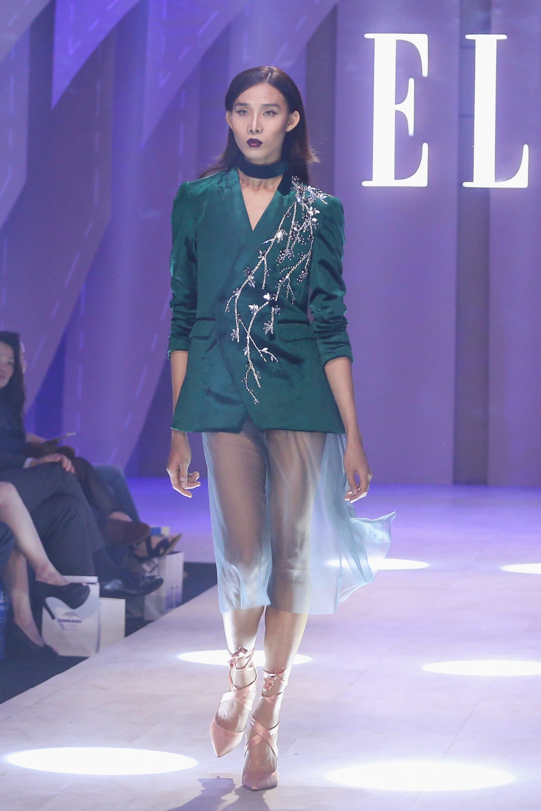 Quan quan The Face trinh dien catwalk anh 6