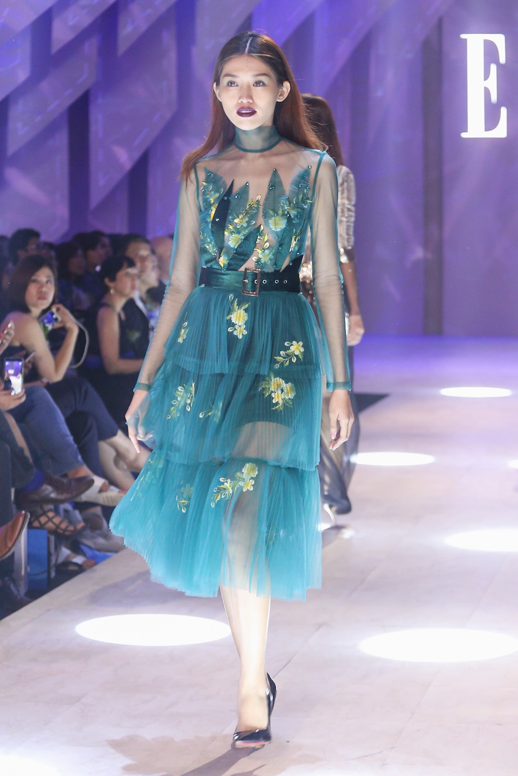 Quan quan The Face trinh dien catwalk anh 8