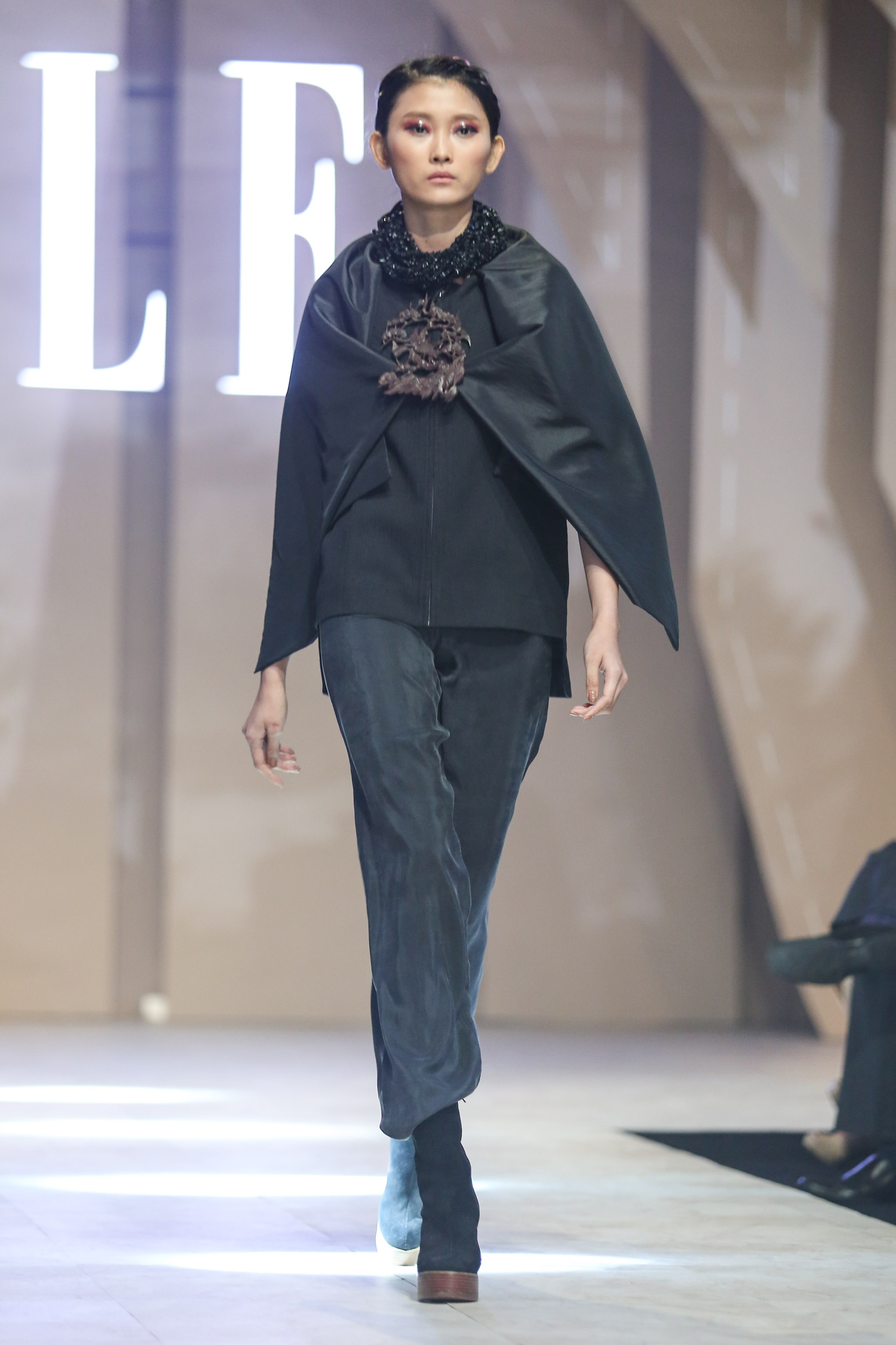 Vo Hoang Yen tro lai catwalk anh 6