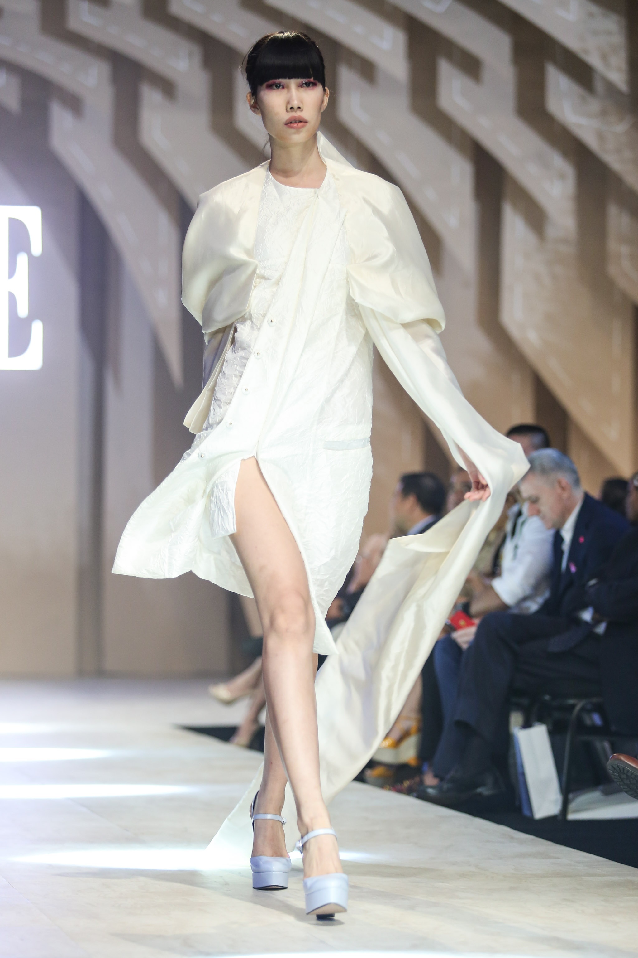 Vo Hoang Yen tro lai catwalk anh 8