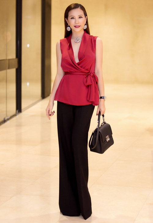 10 bo trang phuc dep nhat su kien thang 9 anh 6