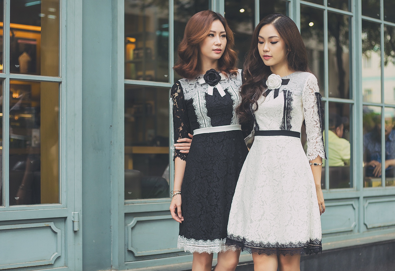 Thuy Linh - Phuong Linh dien do doi xuong pho anh 1