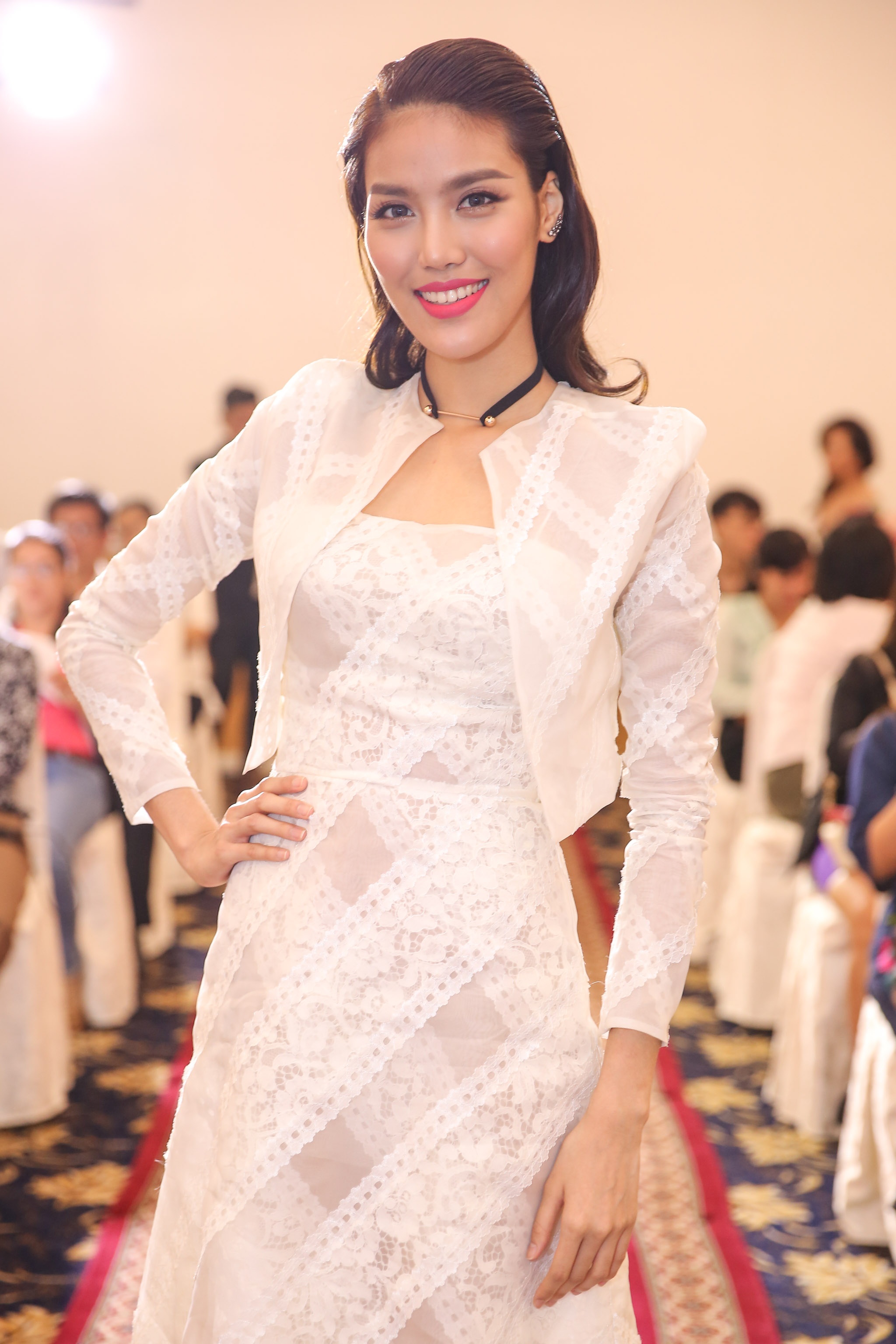 Lan Khue tim kiem nhan sac xu Dua anh 1