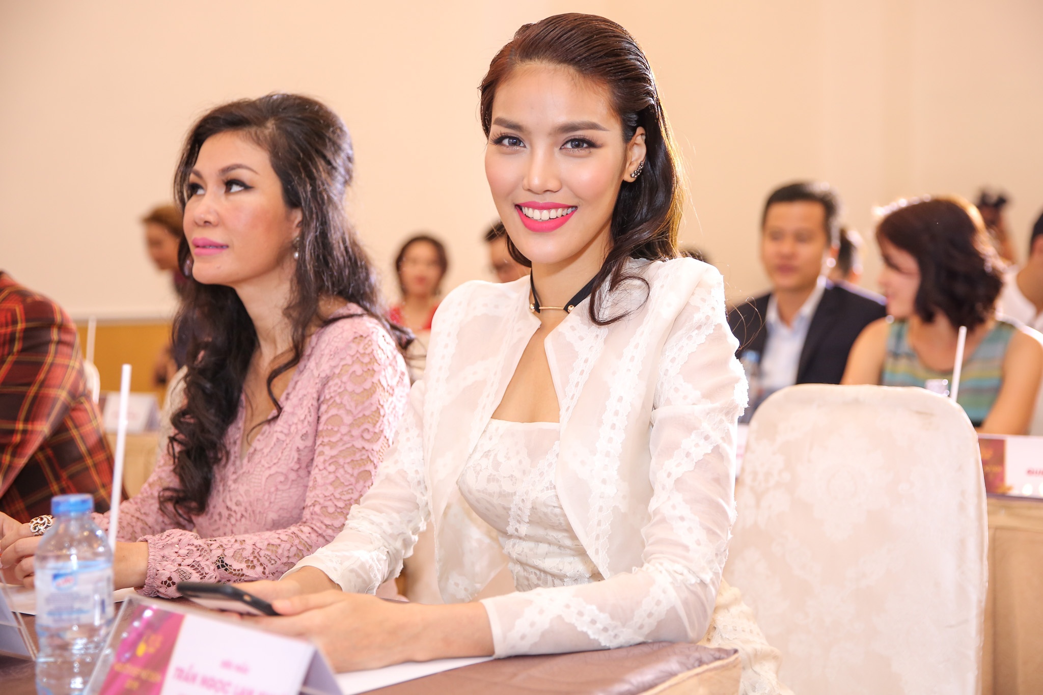 Lan Khue tim kiem nhan sac xu Dua anh 2