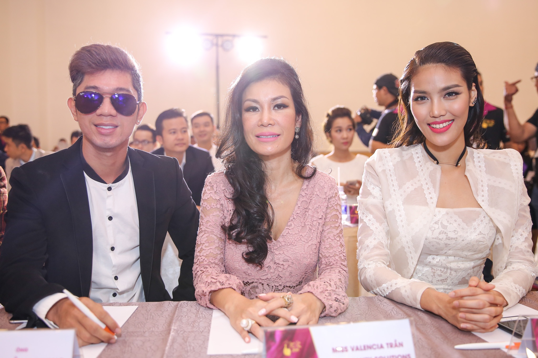 Lan Khue tim kiem nhan sac xu Dua anh 4