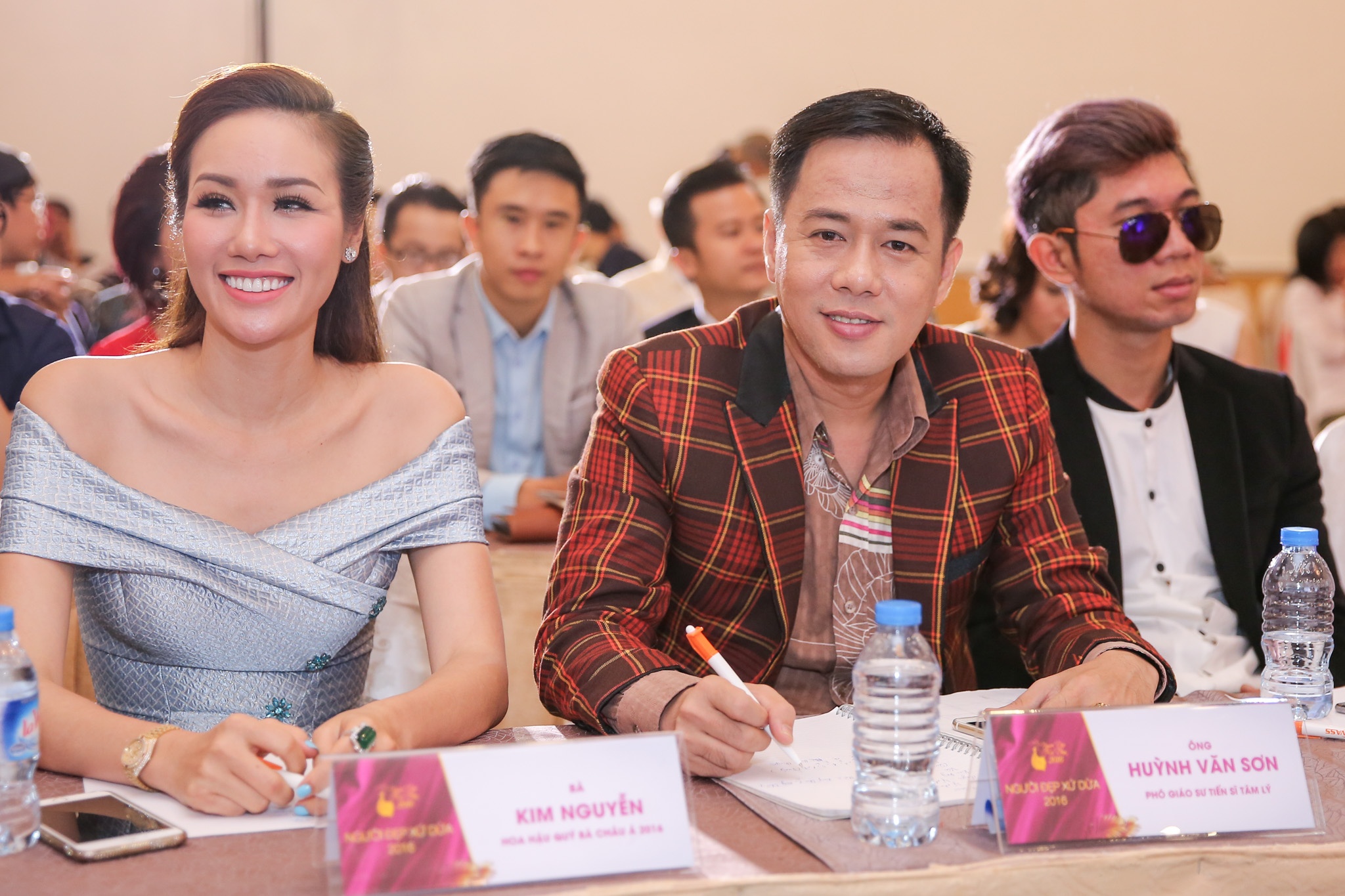 Lan Khue tim kiem nhan sac xu Dua anh 5