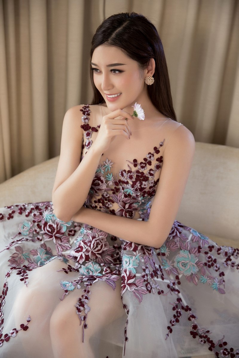 Huyen My dien dam hai day goi cam anh 6