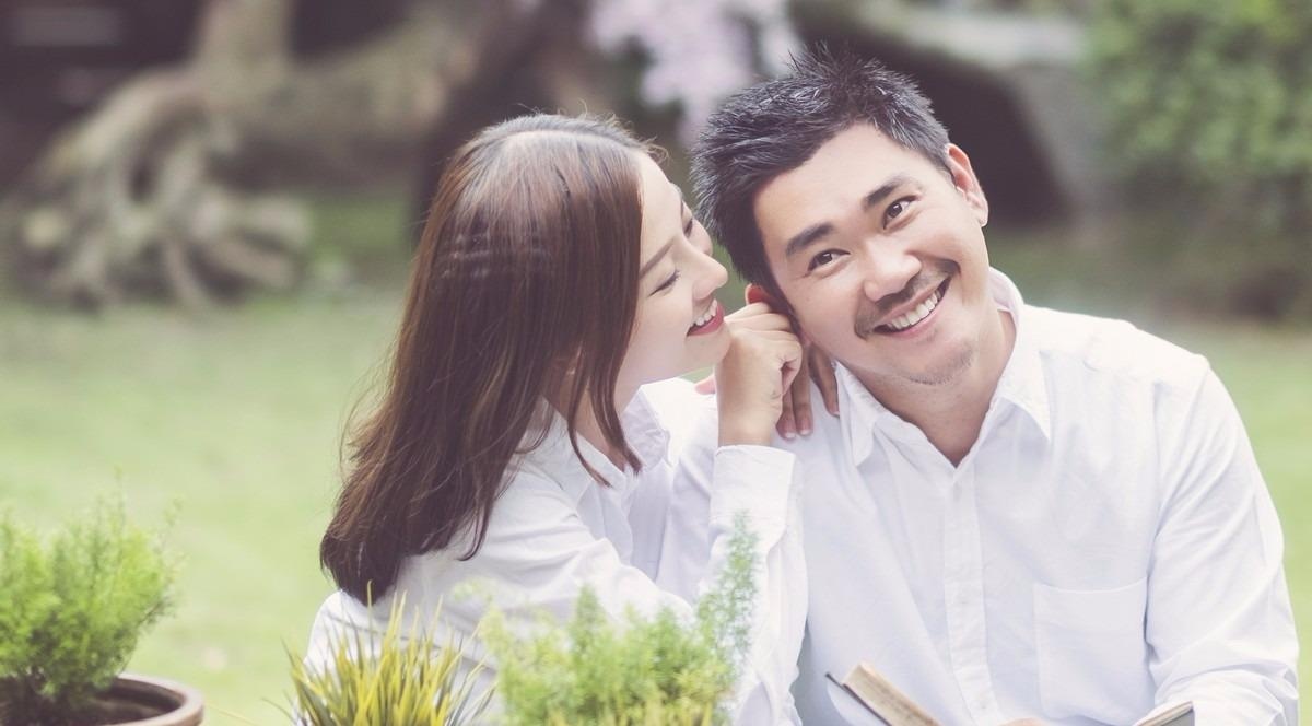 Khanh Hien va ong xa dien do doi chup anh cuoi hinh anh