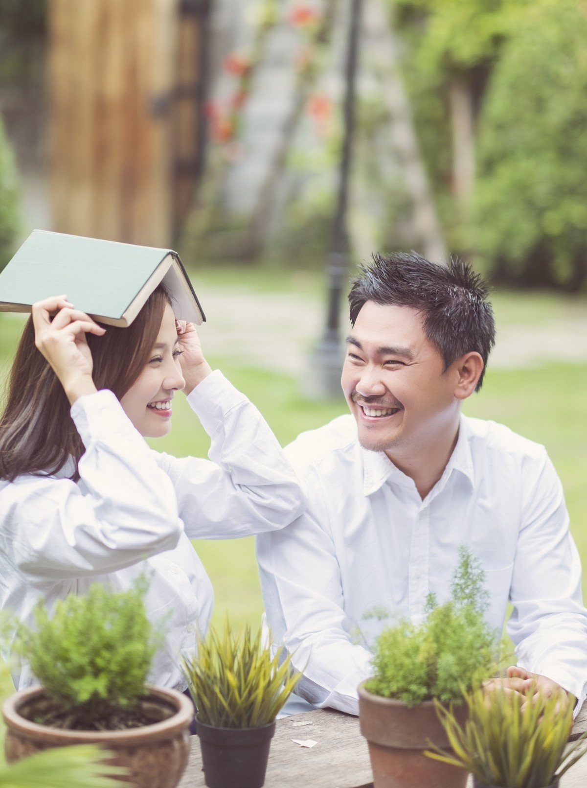 Khanh Hien va ong xa chup anh cuoi anh 2