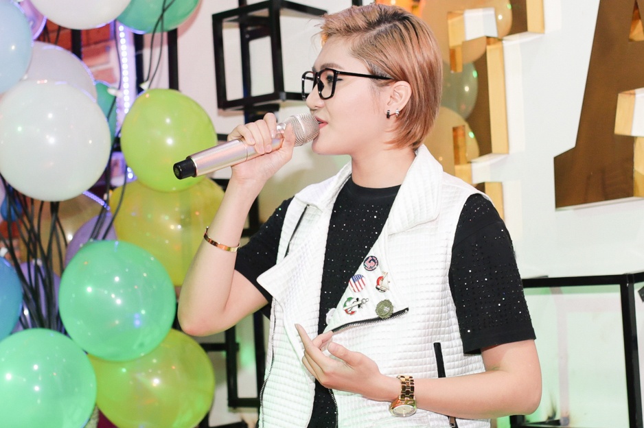 To My,  To Ny doi lap phong cach anh 5