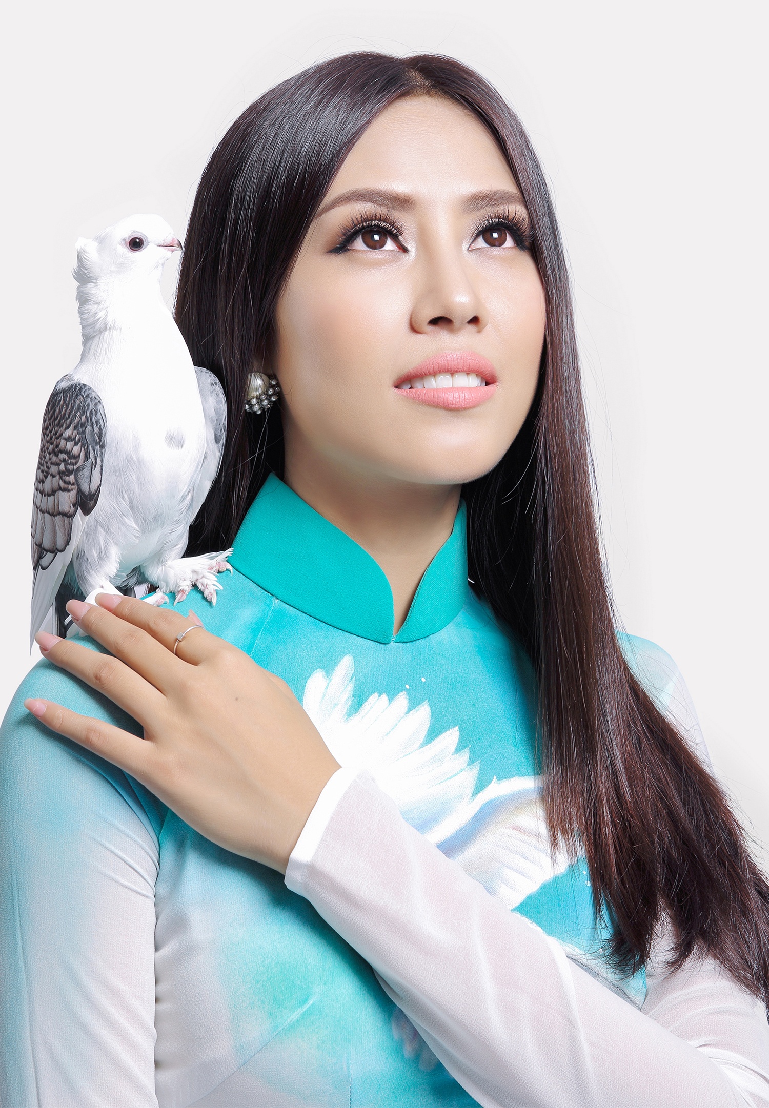 Nguyen Thi Loan thi Miss Grand International anh 1