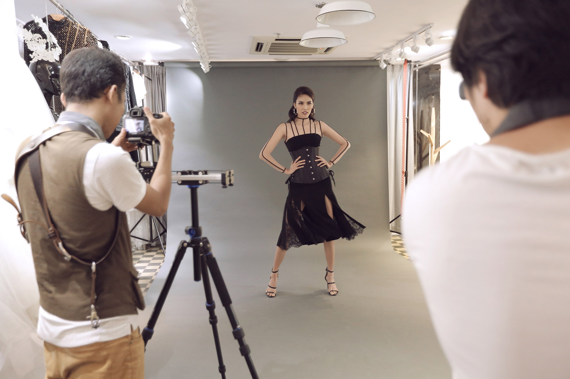 Pham Huong,  Lan Khue than thiet anh 8