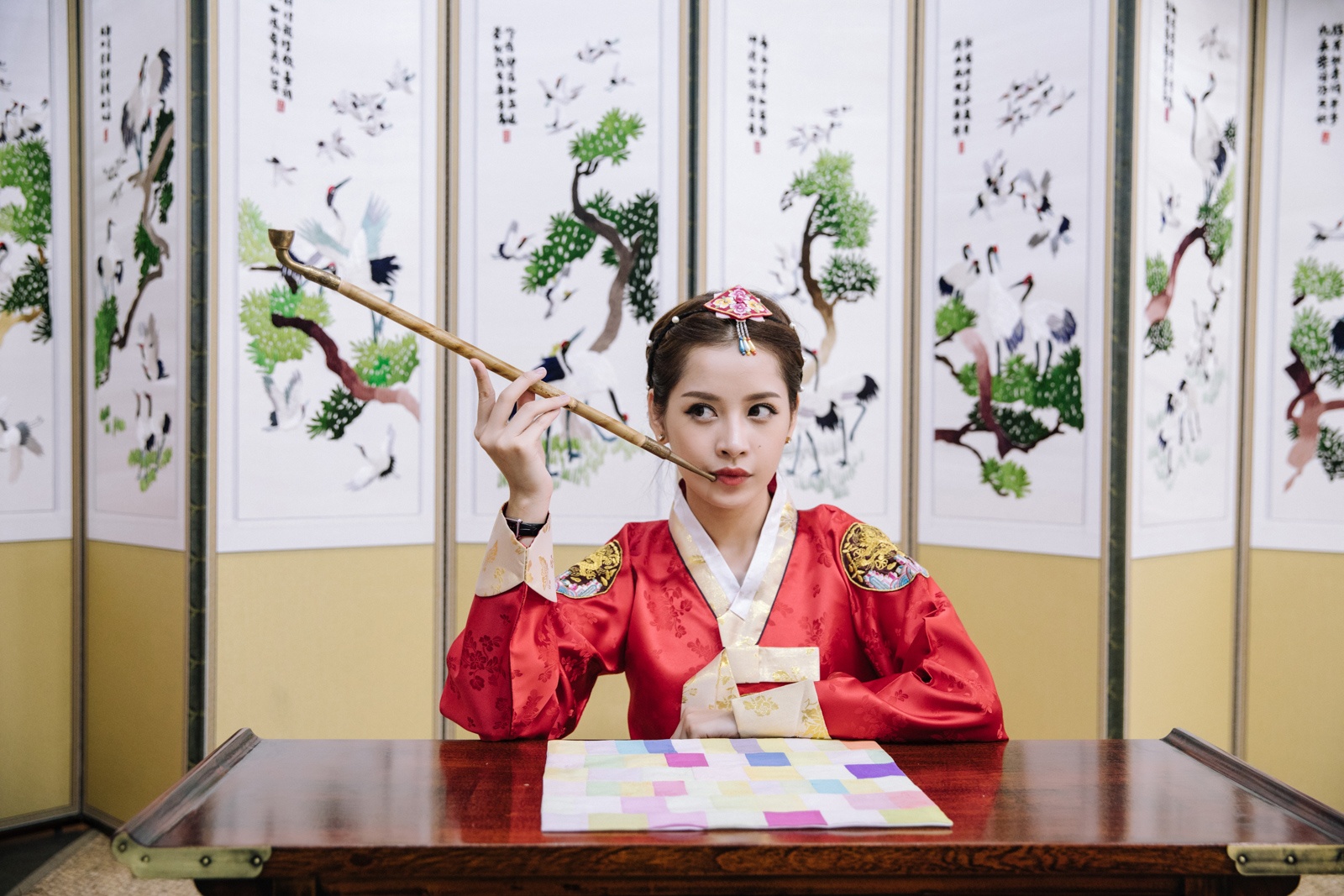 Chi Pu mac trang phuc hanbok anh 6