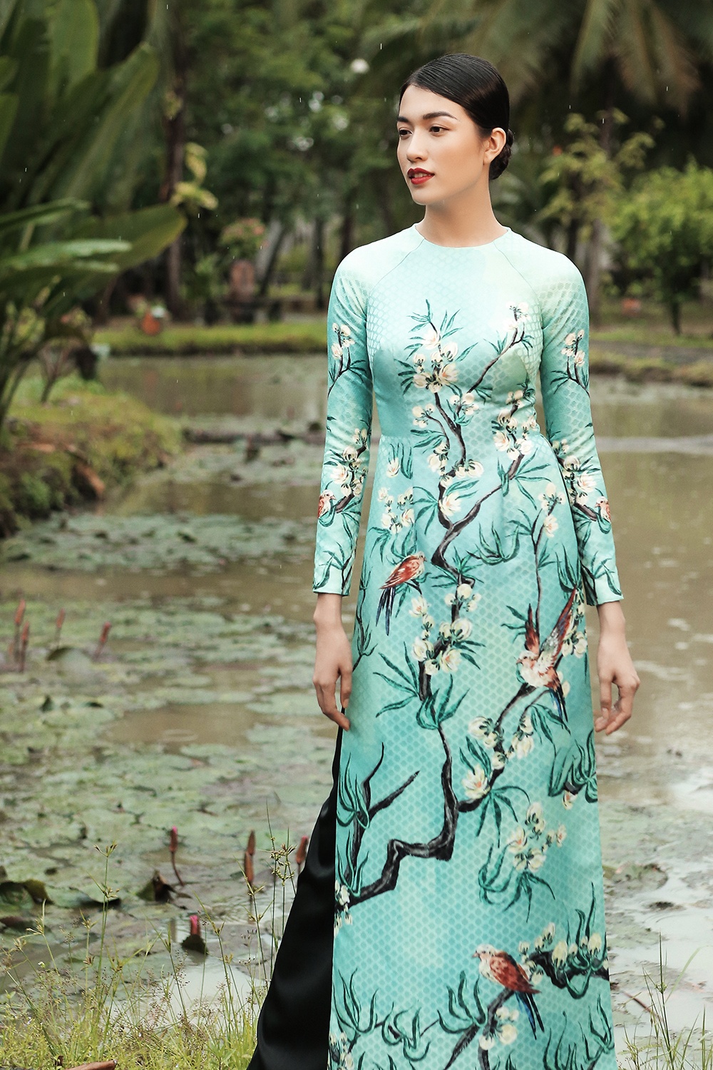 A hau Thien Ly,  Le Hang dien ao dai anh 9
