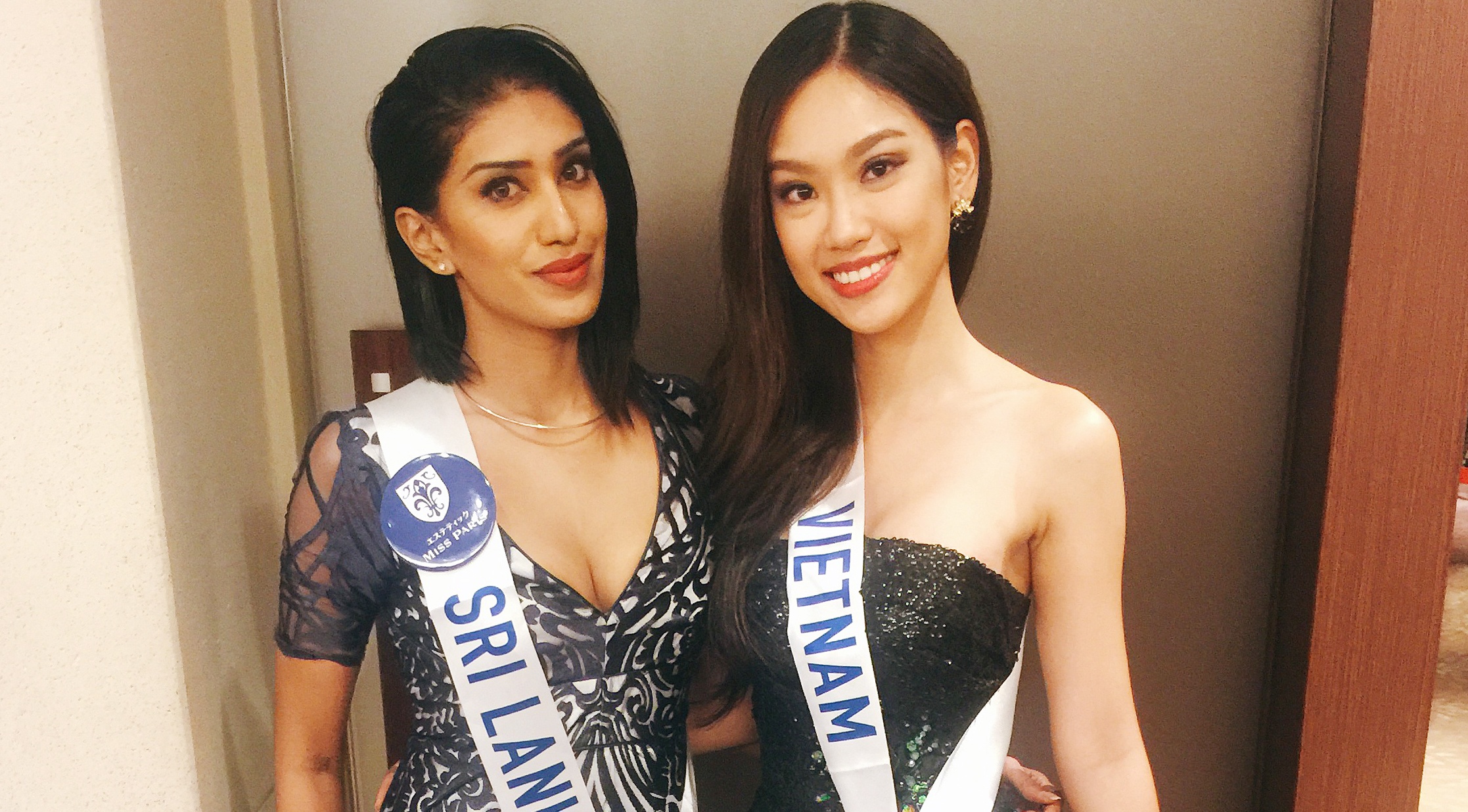 Dai dien Viet nhan giai thuong o Hoa hau Quoc te 2016 hinh anh