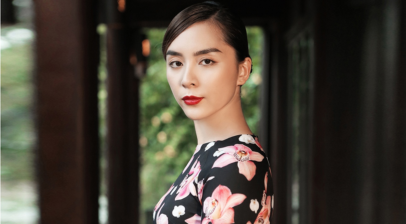 Thien Ly, Le Hang, Thuy Dung duyen dang voi ao dai cach tan hinh anh