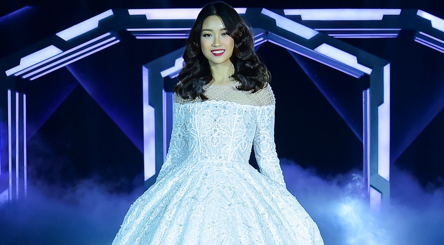 Do My Linh lam vedette giua dan chan dai hinh anh