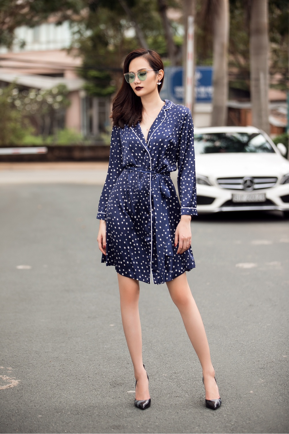 Hoa hau Dong Nam A dao pho voi 9 set do anh 7