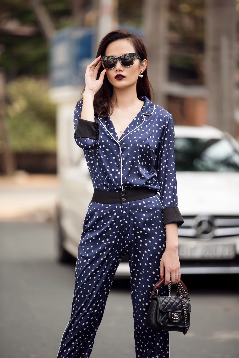 Hoa hau Dong Nam A dao pho voi 9 set do anh 8