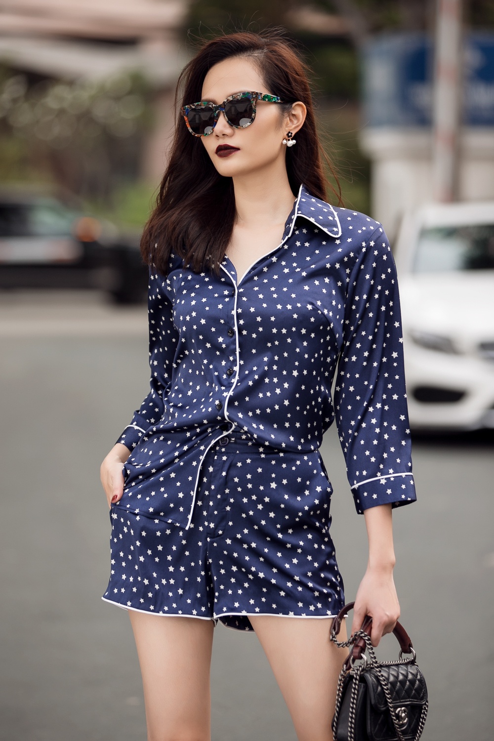 Hoa hau Dong Nam A dao pho voi 9 set do anh 9