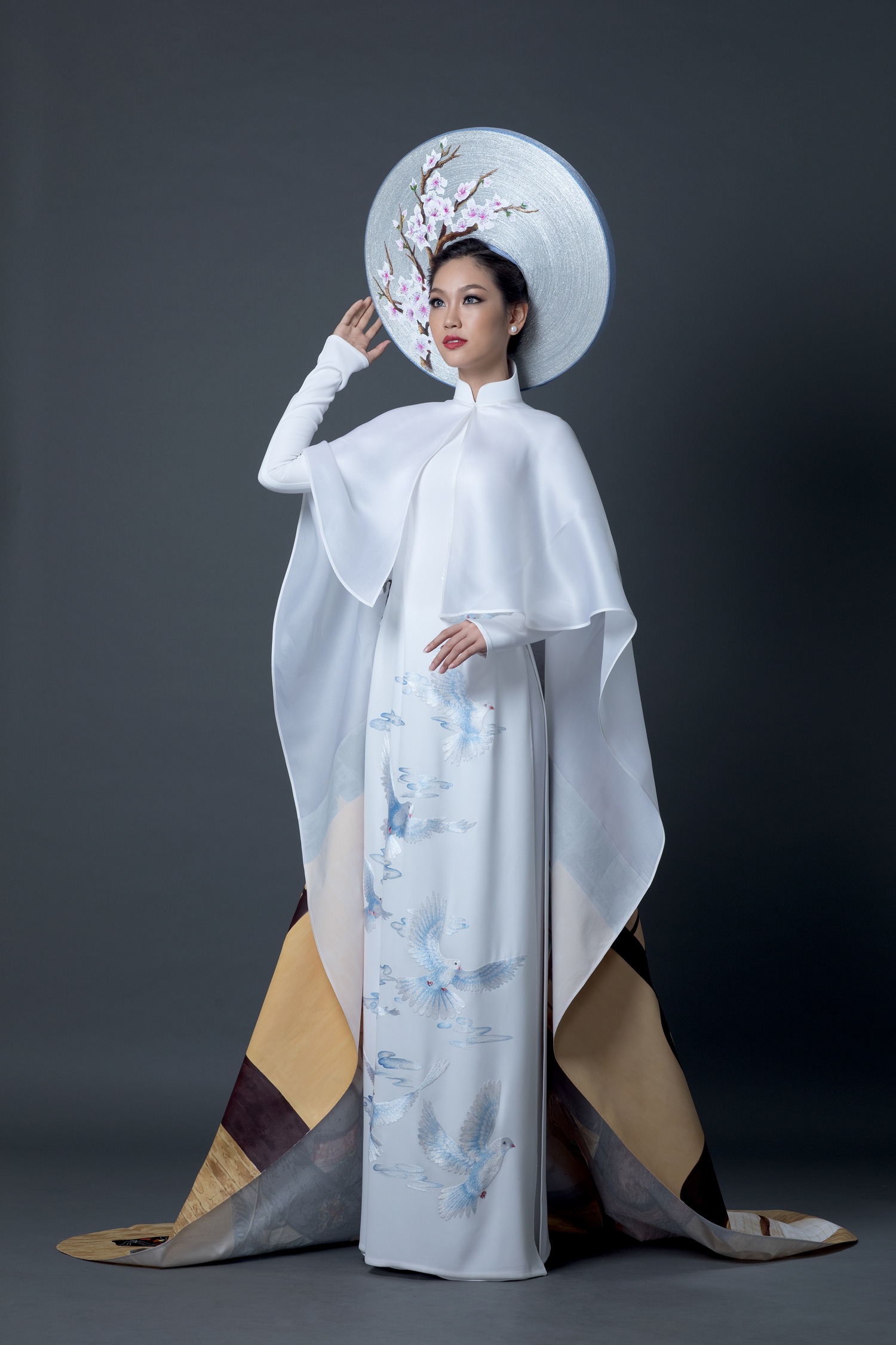Phuong Linh dien ao dai anh 5