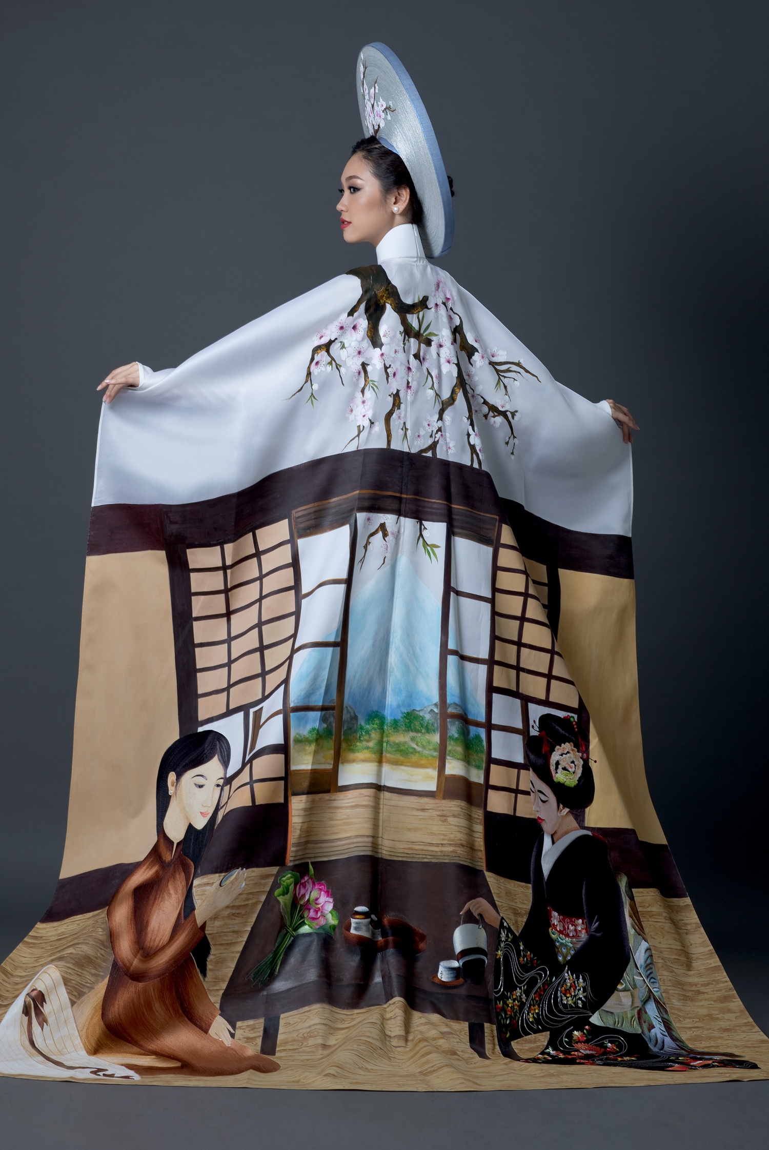 Phuong Linh dien ao dai anh 6