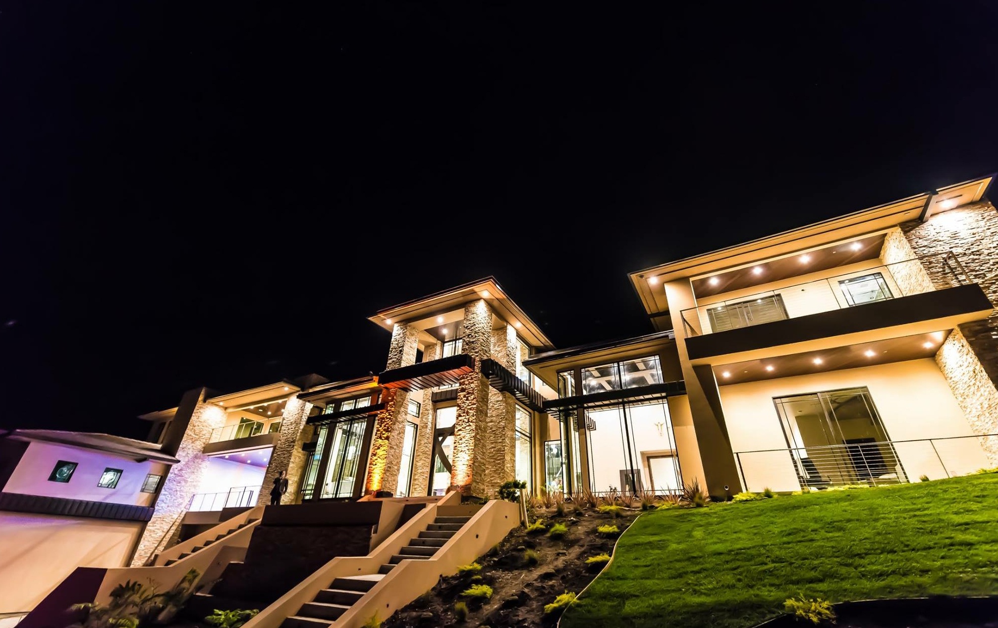 Vo chong Dan Truong don ve nha moi anh 1