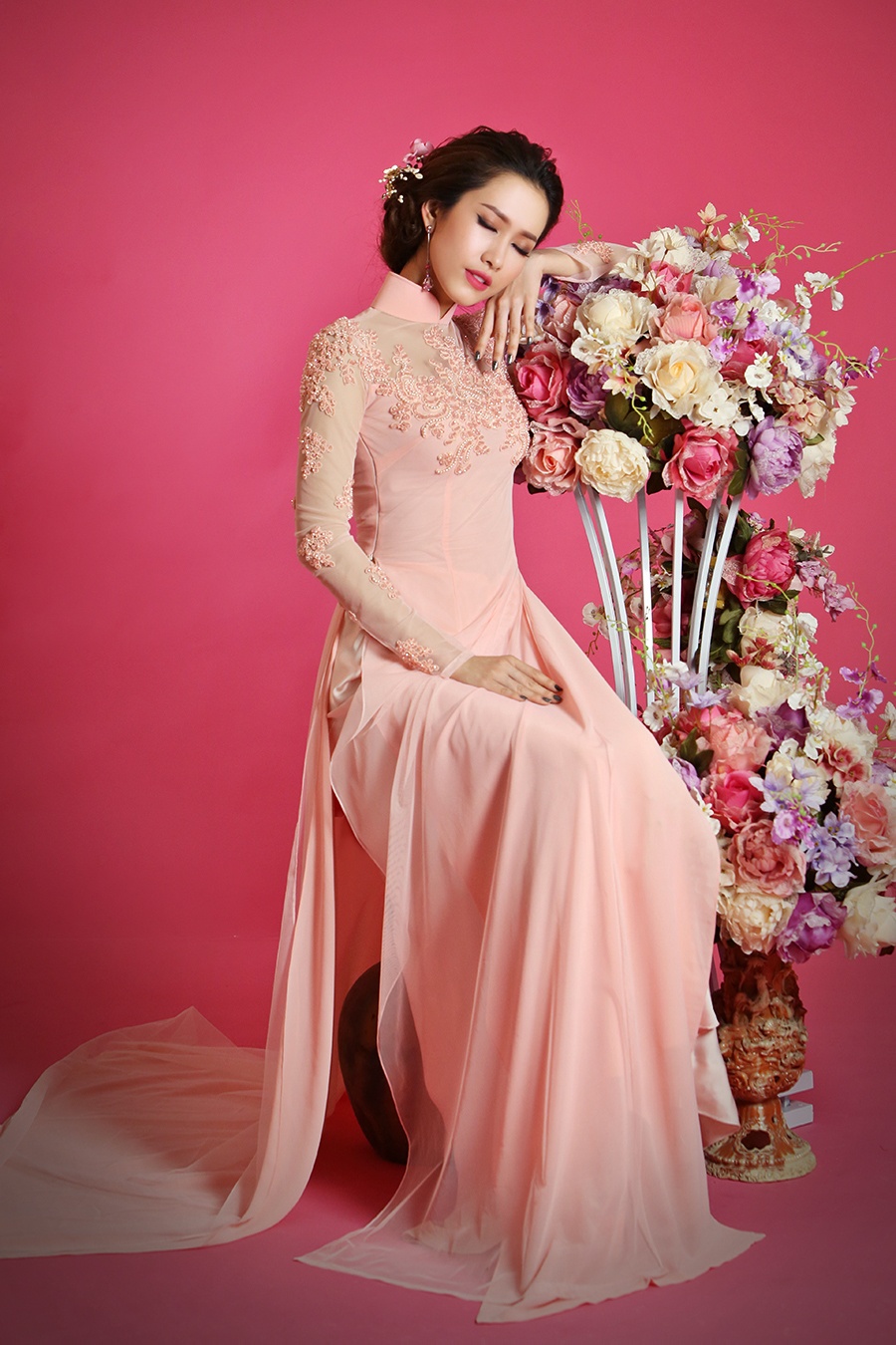 Phan Thu Quyen duyen dang ao dai anh 3
