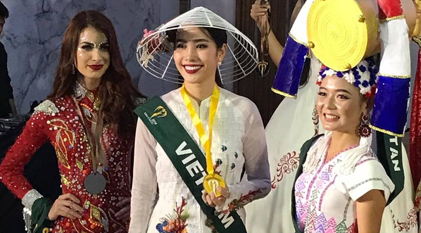 Nam Em doat giai Hoa hau Anh, dan dau nhom thi sinh chau A hinh anh