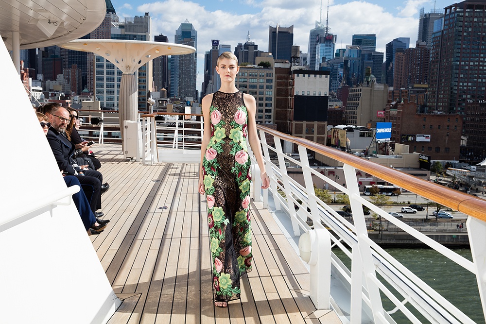 Người mẫu gốc Việt tổ chức show thời trang trên boong tàu ở Mỹ ảnh 7 Nguoi mau goc Viet to chuc show thoi trang tren boong tau o My anh 7