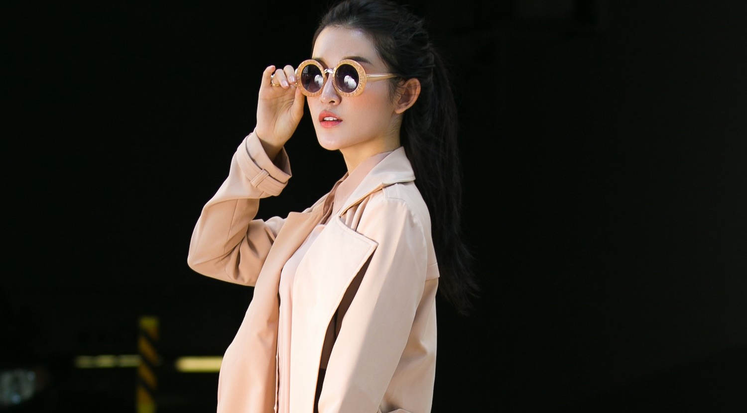 A hau Huyen My goi y street style don thu hinh anh