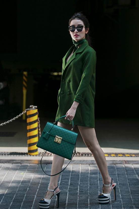 Minh Hang sanh dieu,  Hien Thuc don gian anh 4