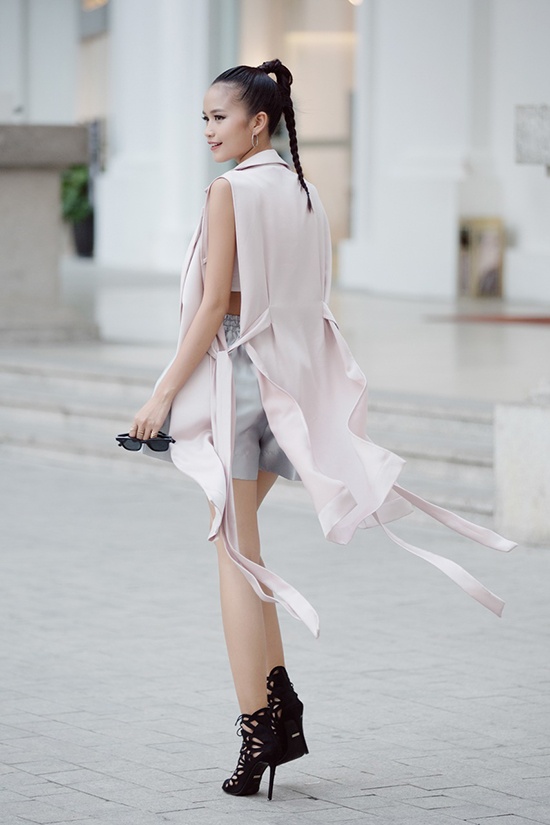 Minh Hang sanh dieu,  Hien Thuc don gian anh 7