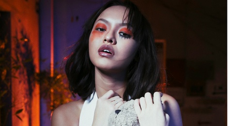 Mai Ngo ma mi trong bo anh Halloween hinh anh