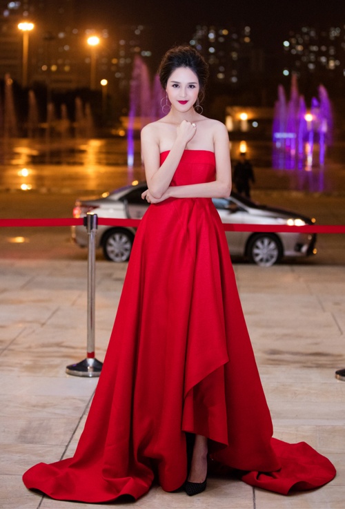 Pham Huong mac dep tuan qua anh 3