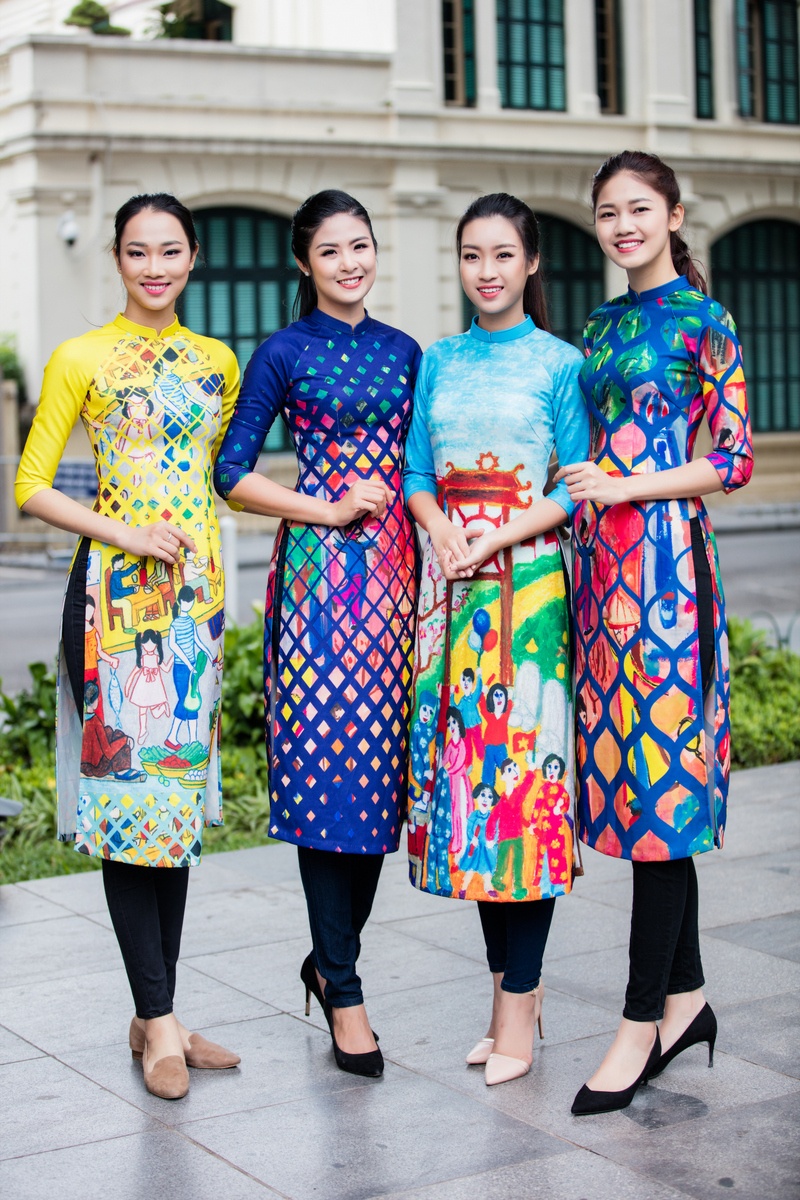 Dan nguoi dep Hoa hau Viet Nam dien ao dai nhay flashmob anh 1