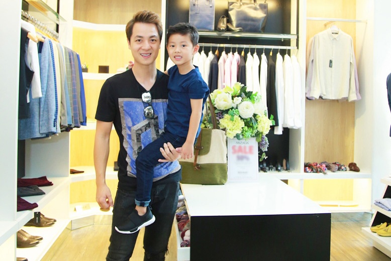 Dang Khoi dua con trai di mua sam anh 2