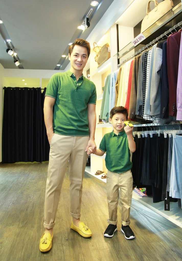 Dang Khoi dua con trai di mua sam anh 4