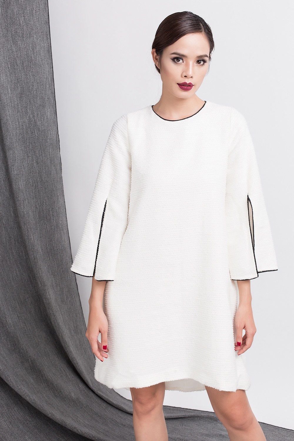 Trần Hiền sành điệu với 10 bộ đồ đen trắng ảnh 6 Tran Hien sanh dieu voi 10 bo do den trang anh 6