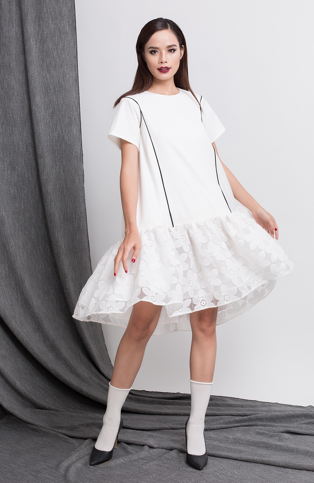 Trần Hiền sành điệu với 10 bộ đồ đen trắng ảnh 7 Tran Hien sanh dieu voi 10 bo do den trang anh 7