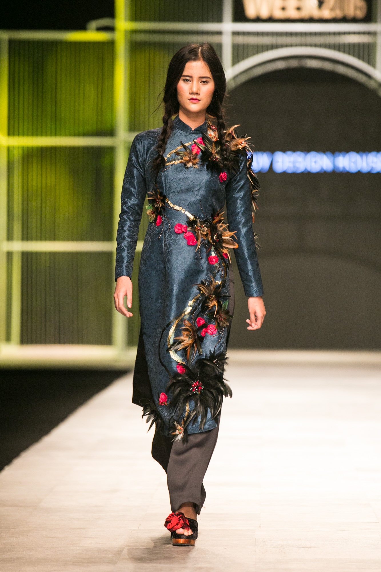 Quan quan Huong Ly trinh dien BST Thuy Nguyen anh 1